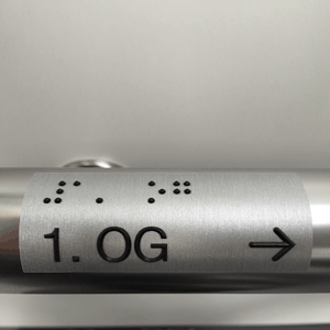 Handlaufschild aus Folie, 4 x 18 cm, Aluoptik silber gebürstet Handlaufschild aus Folie, 4 x 18 cm, Aluoptik silber gebürstet